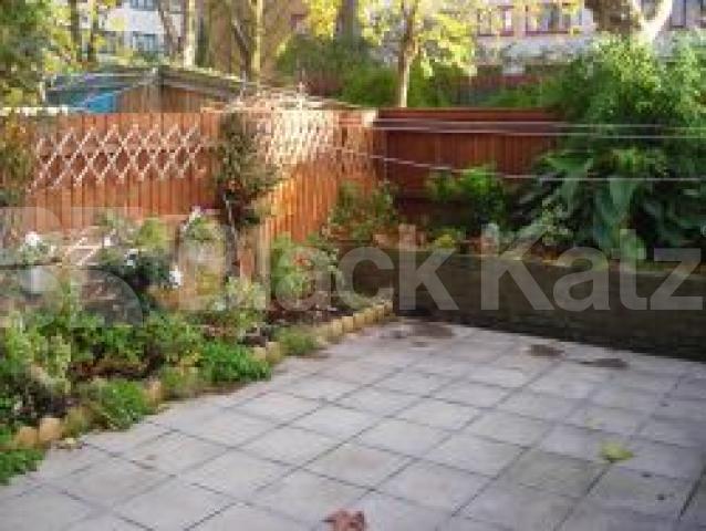 			4 Bedroom, 1 bath, 1 reception Flat			 Tresham Cresent, MARYLEBONE